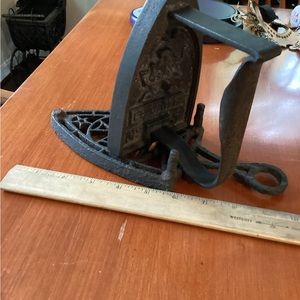 Antique La Caiffa French iron and base